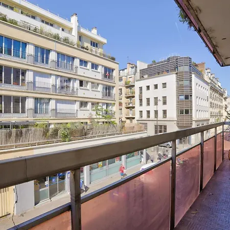 Apartment Hidden Gem In The Heart Of Paris' 11th District Paris